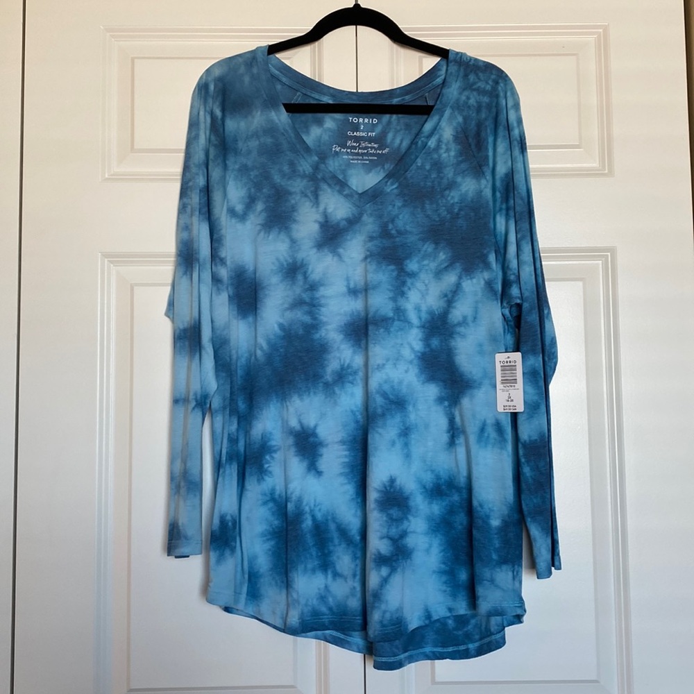 Torrid Size 2 (18/20) Tie Dye Long Sleeve Raglan Top